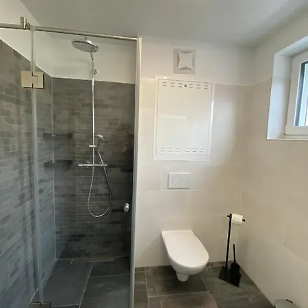 2-room 150m To Metro *
