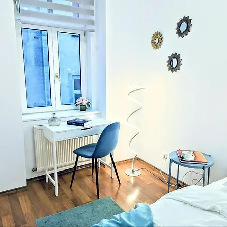 Cozy In The Lassallestrasse 13!