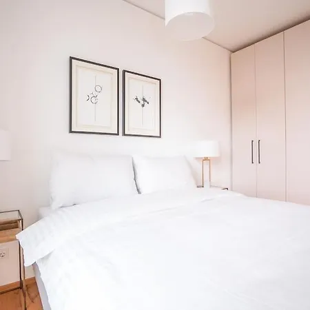 Executive W/ Rooftop Pool Wien
