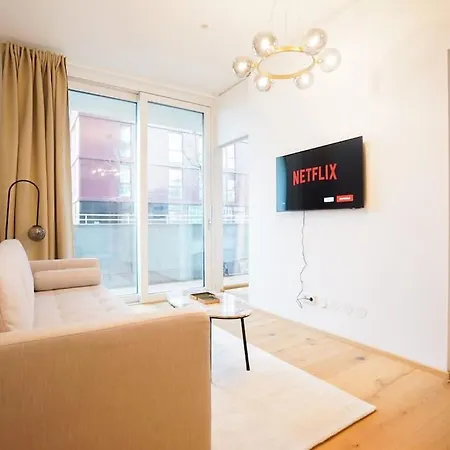 Executive W/ Rooftop Pool Apartment Wien