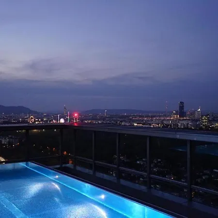 Executive W/ Rooftop Pool Apartment Wien