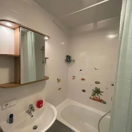 Modern And Comfortable Next To Mainstation Apartamento Viena