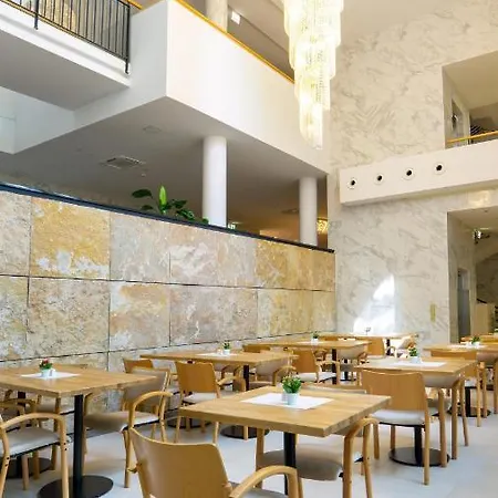 Hotel Gartenhotel Altmannsdorf 4*