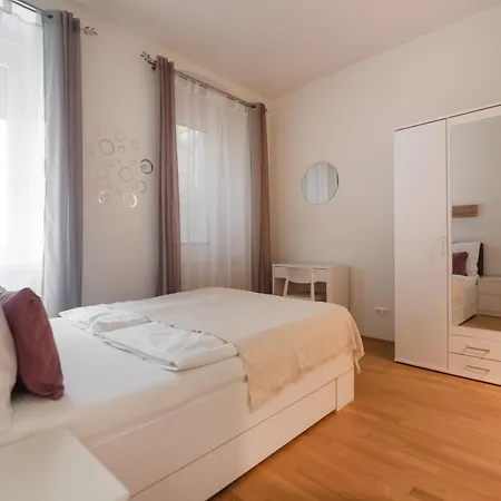 An Der Donau, 10 Minuten Ins Zentrum, Klimaanlage Apartment