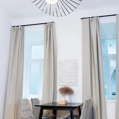 Zentrale & Ruhige 2 Zimmer - 42m² * Wien