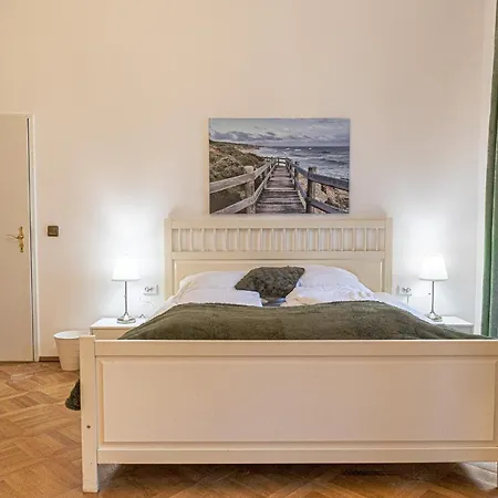 Apartment Large 4br Near Karlsplatz Ideal For Big Groups *