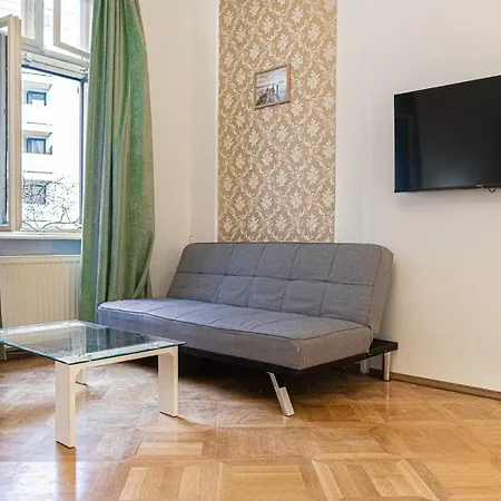 Large 4br Near Karlsplatz Ideal For Big Groups * Vienna