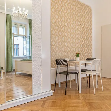 Apartment Large 4br Near Karlsplatz Ideal For Big Groups *