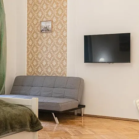 Large 4br Near Karlsplatz Ideal For Big Groups Apartment *