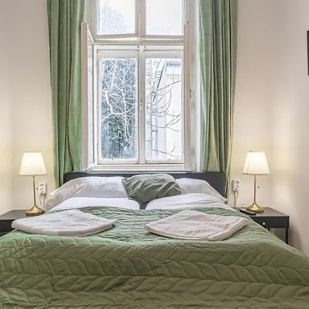 Large 4br Near Karlsplatz Ideal For Big Groups Apartment Vienna