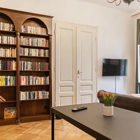 Large 4br Near Karlsplatz Ideal For Big Groups Vienna