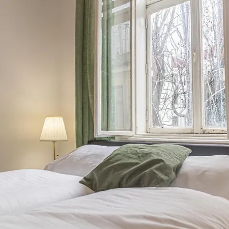 Large 4br Near Karlsplatz Ideal For Big Groups *