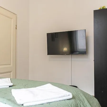 Large 4br Near Karlsplatz Ideal For Big Groups * Vienna