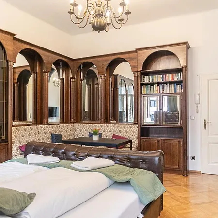 Apartment Large 4br Near Karlsplatz Ideal For Big Groups Vienna