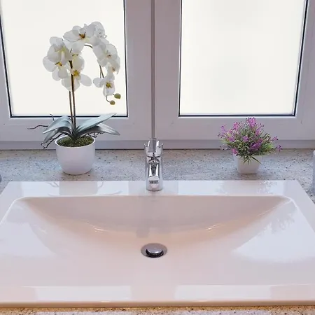 Wonderful 2-bedroom Belvedere Apartment