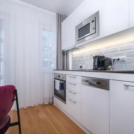 Myfavorit - Spacious Next To Puplic Transport U1 Direct Connection To Citycenter Appartement *