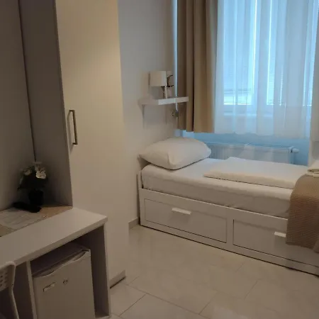 Vendégház Ch-hotel Luka Budget