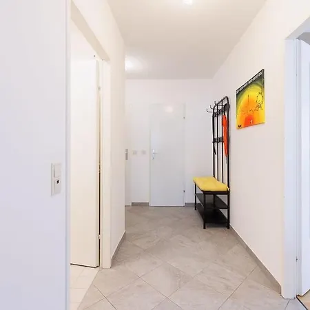 New! Cozy & Lovely In The 3rd District Apartment *
