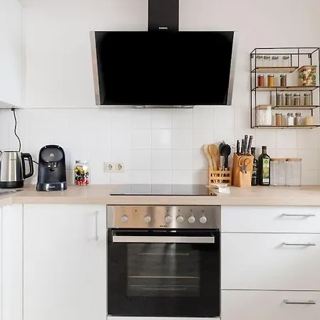 New! Cozy & Lovely In The 3rd District