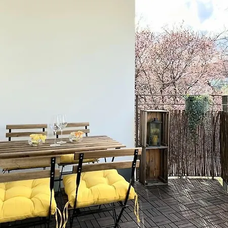 New! Cozy & Lovely In The 3rd District Apartment *