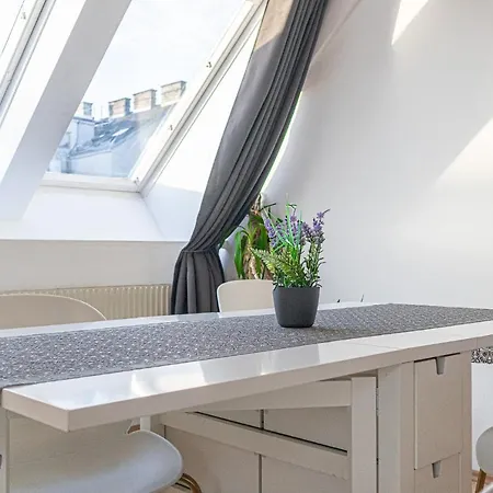 Apartment Lovely 2 - Suitable For Long