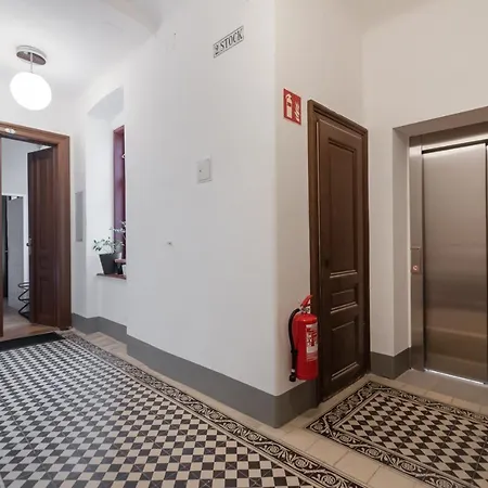 Apartment Hochwertiges Mit Direkter Anbindung Zum Zentrum In Hippen Viertel
