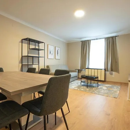 Stephansplatz View: Spacious 2-bedroom With Balcony * Vienna