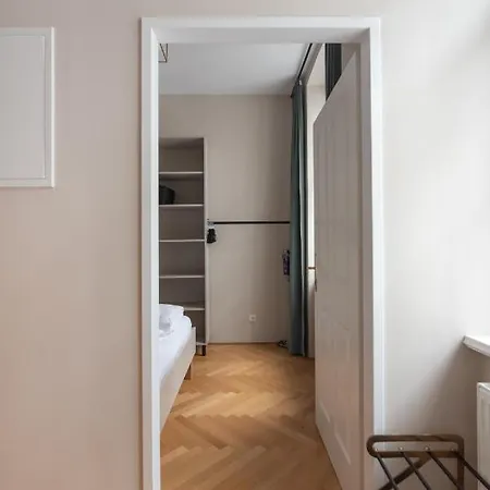 Apartment Hochwertiges Mit Direkter Anbindung Zum Zentrum In Hippen Viertel