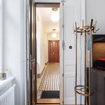 Hochwertiges Mit Direkter Anbindung Zum Zentrum In Hippen Viertel Vienna