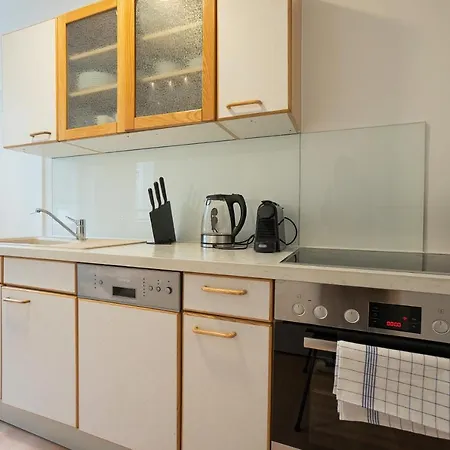 Stephansplatz View: Spacious 2-bedroom With Balcony * Vienna