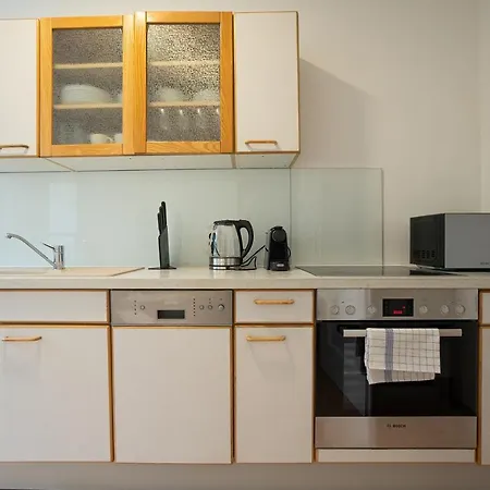 Stephansplatz View: Spacious 2-bedroom With Balcony