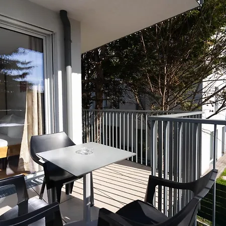Apartment Luxurious With Big Balcony Near Center *