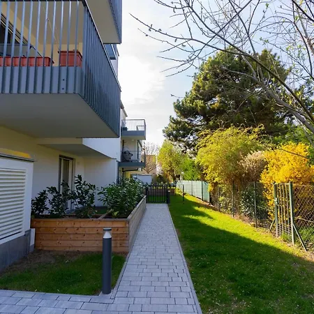 Luxurious With Big Balcony Near Center Vienna