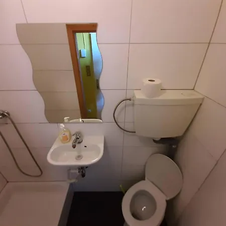 Relaxrooms Hernals Homestay