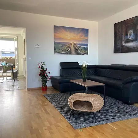 Dachgeschoss Fuer 4 Mit Terrasse *