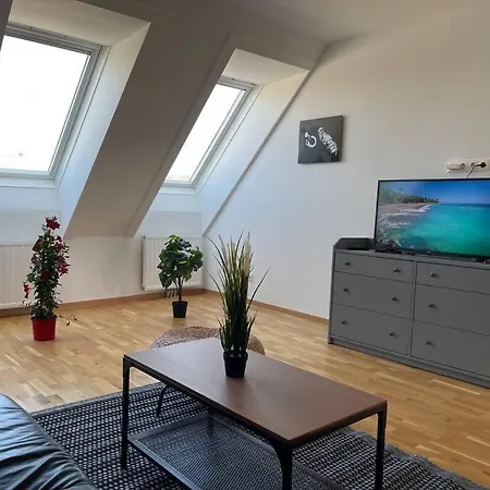Dachgeschoss Fuer 4 Mit Terrasse Apartment