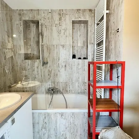 Cozy Retreat With Large Balcony Near Schoenbrunn Apartman