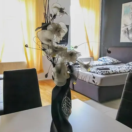 Apartment Cozy Two-bedroom Mm16