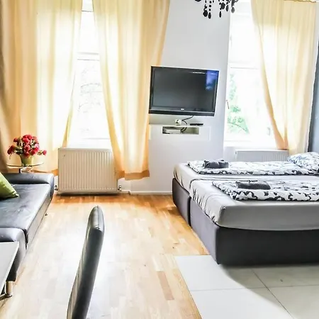 Cozy Two-bedroom Mm16 Apartment