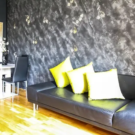 Cozy Two-bedroom Mm16 Apartment