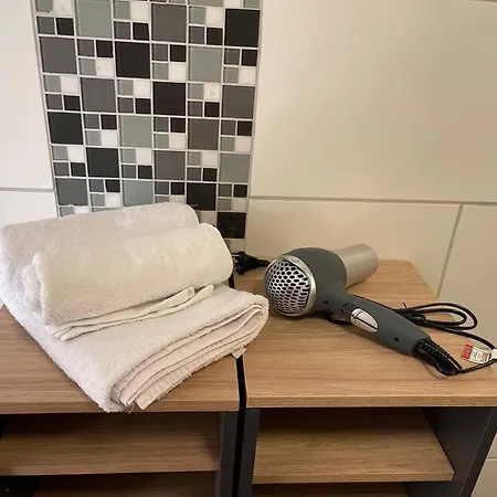 Dachgeschoss Fuer 4 Mit Terrasse