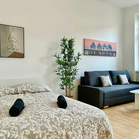 50 M2 Stylish With Netflix *