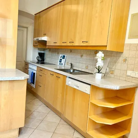 50 M2 Stylish With Netflix