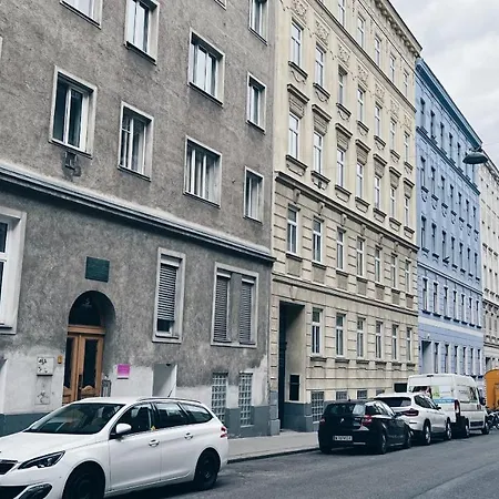 Space One - 1 Apartment