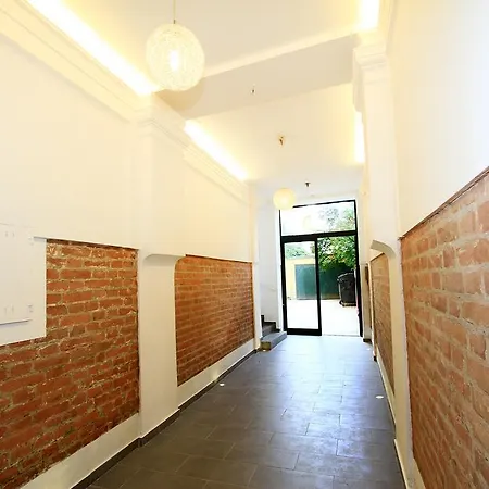 Aurellia Apartment *