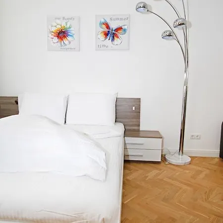 Aurellia * Vienna