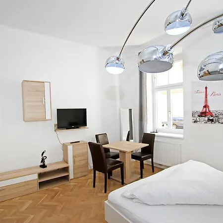 Aurellia Apartment *