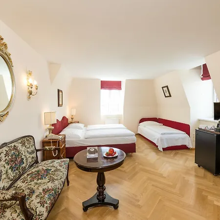 Regina 4*