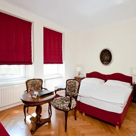 Regina Hotel 4*