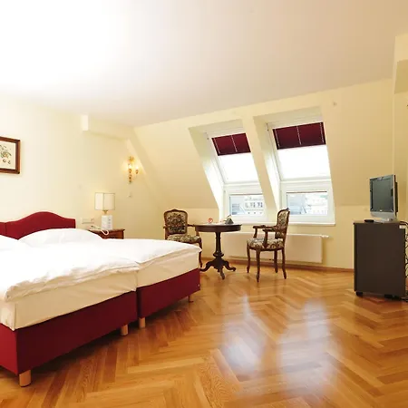 Regina 4*